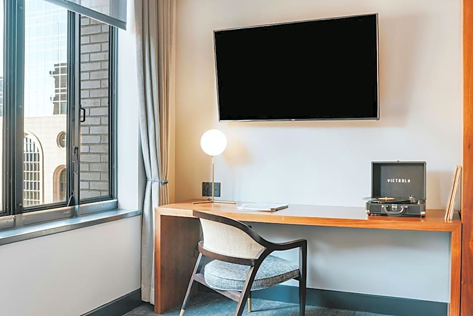 Renaissance Saint Elm Dallas Downtown Hotel