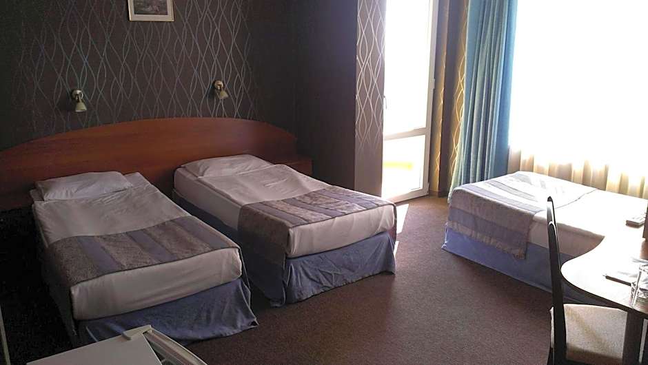 Family Hotel Lazuren Briag