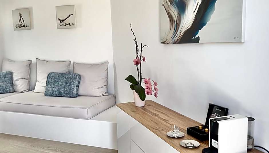 Anita Rooms & Suites Milos