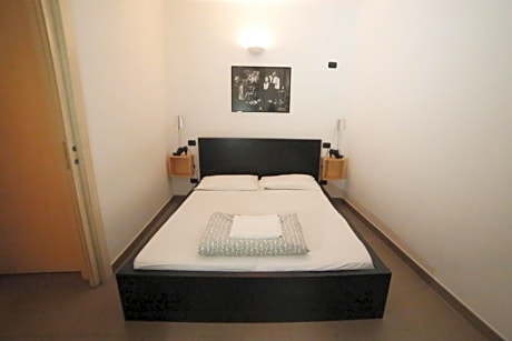 Standard Double Room with Shared Bathroom