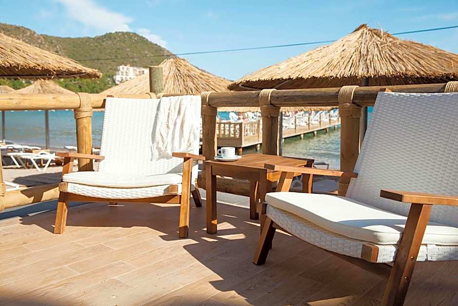 Bellazure Hotel