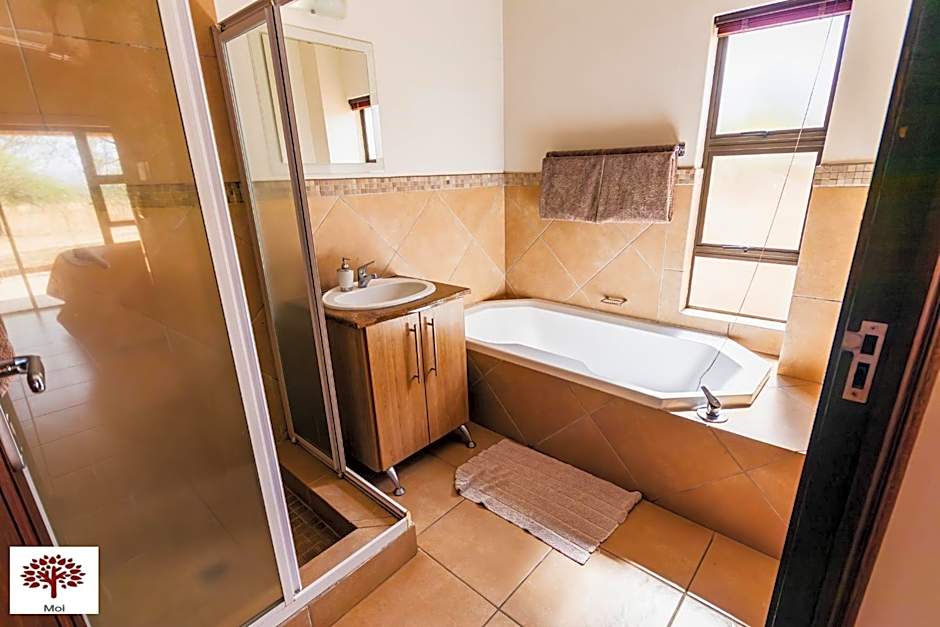 Zebula Golf and Wildlife Estate - Spectacular View Pax 13 - Moi Signature Luxury villa