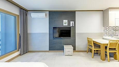 Sokcho Bird Island Pension