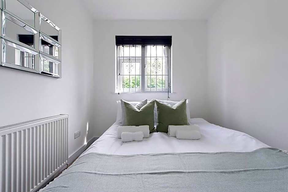 2 BR, Modern Urban Sanctuary 1CC - Cherrydeal