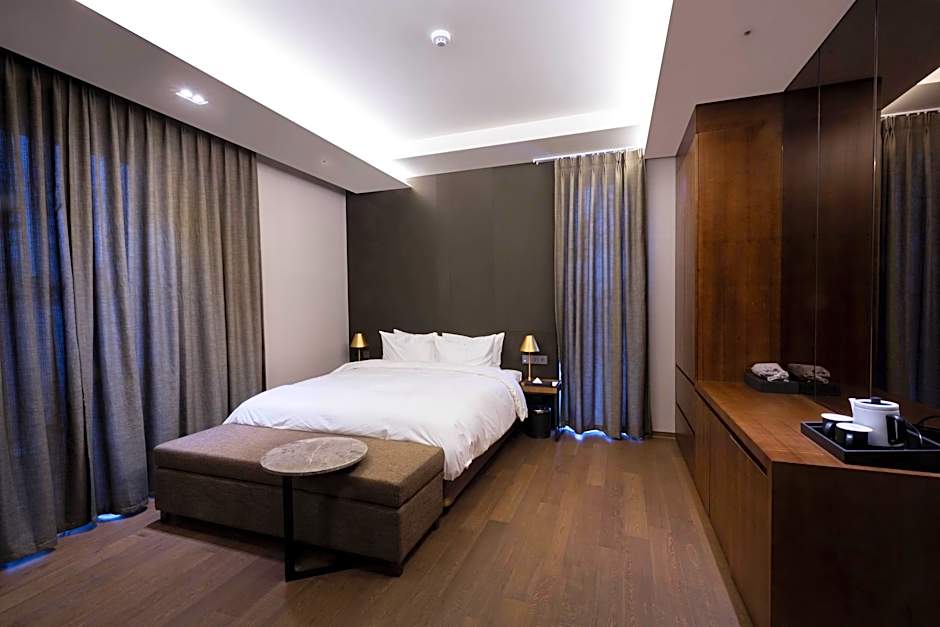 Hotel East9