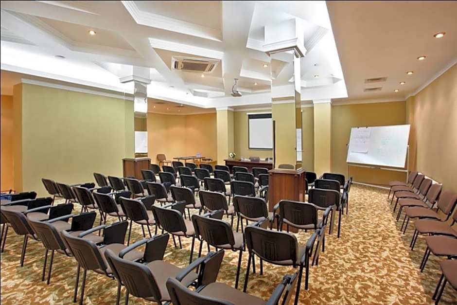 Alexandrovskiy Hotel