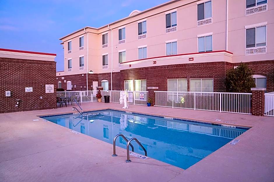 Holiday Inn Express Pembroke By IHG