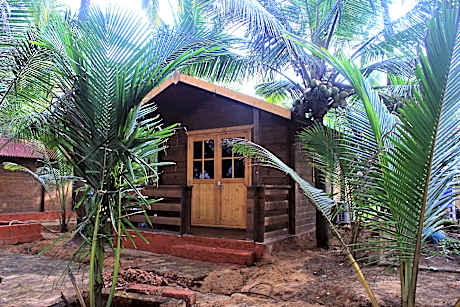 Seasons Beach Resort Malvan