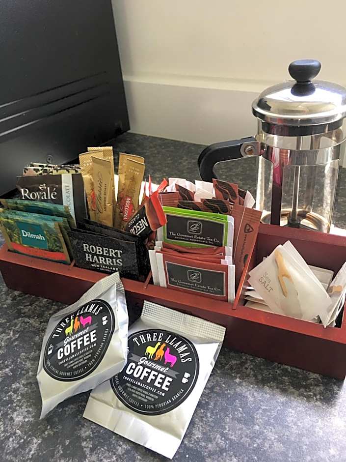 Colonial House Motel