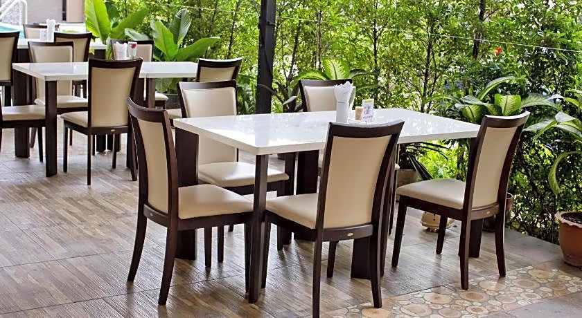 Sinsuvarn Airport Suite Hotel