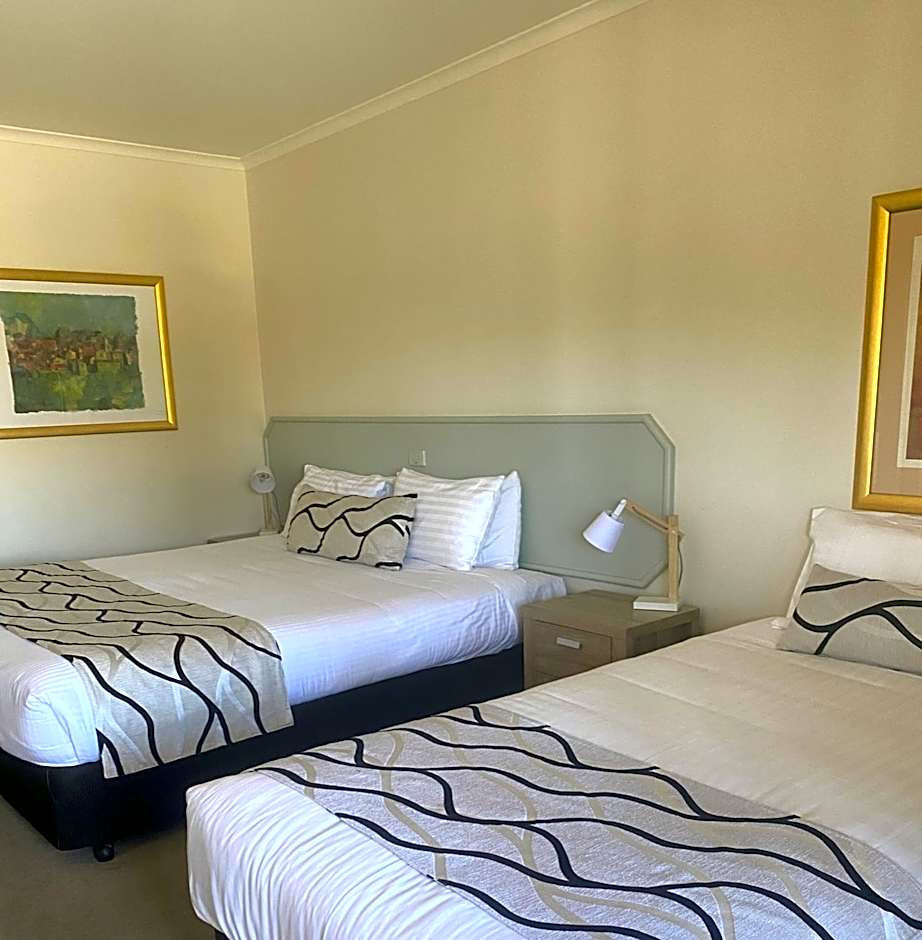 Deniliquin Country Club Motor Inn