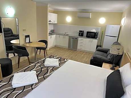 Executive King Suite with Spa Bath