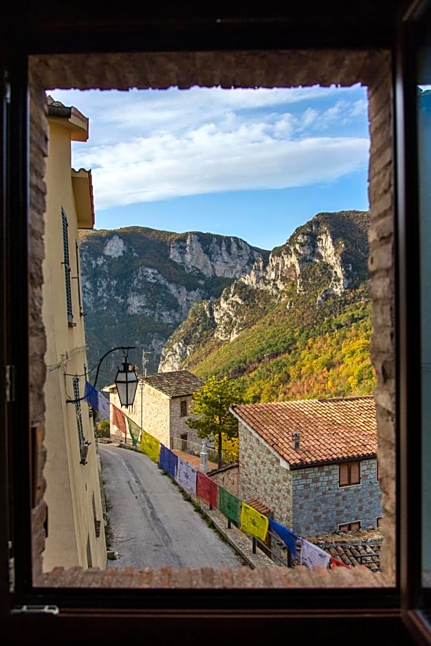B&B Bivacco Frasassi climbing & trail running house