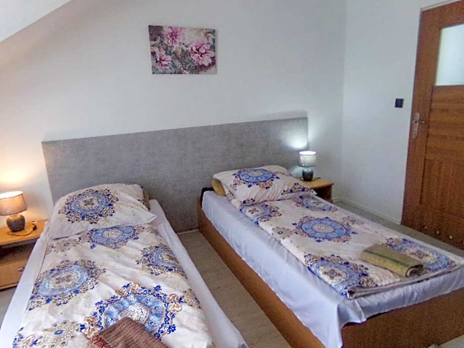 Motelik White House - pokoje gościnne