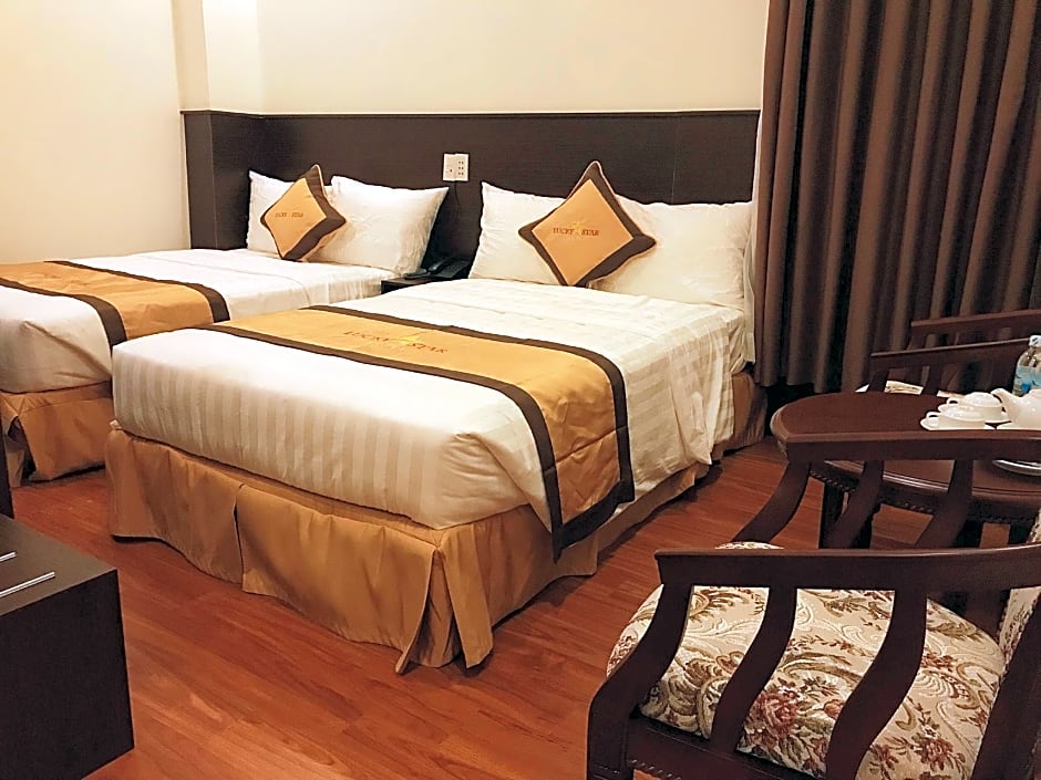 LUCKY STAR HOTEL