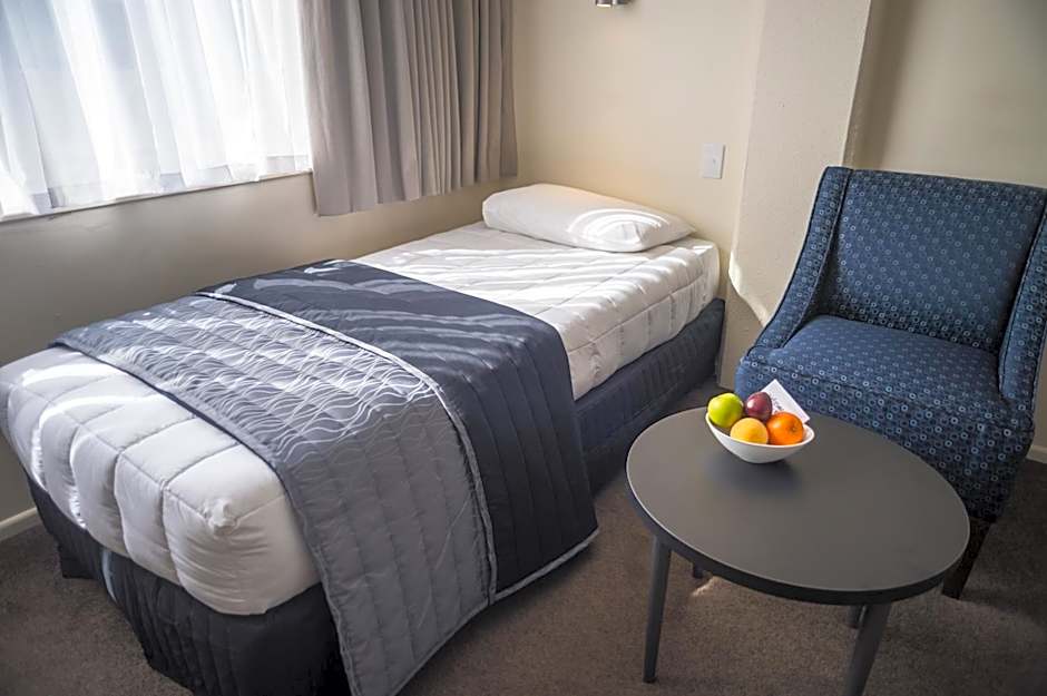West Plaza Hotel