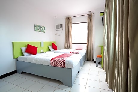 OYO 210 Apple Tree Suites