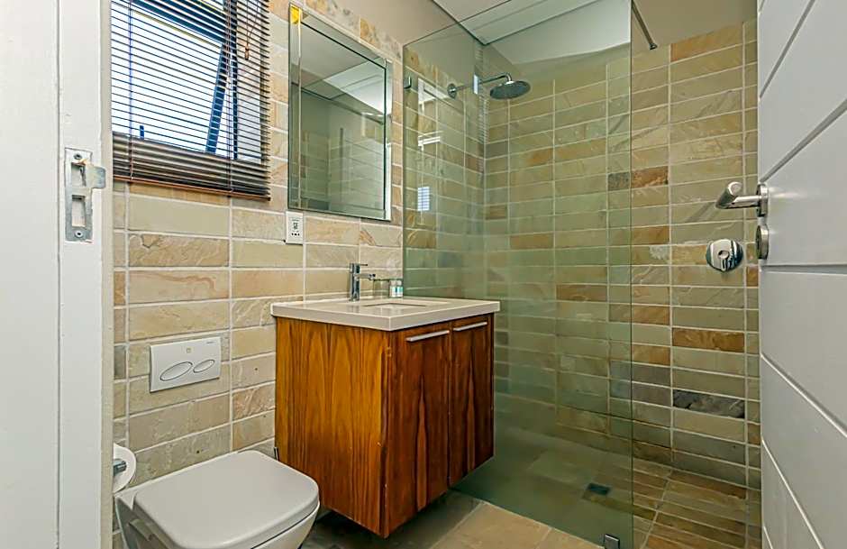 Ladybird Boutique Hotel at Kanonkop Operated by Touch Down Africa