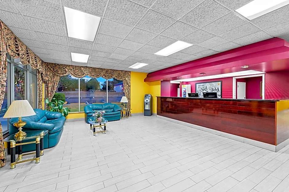 Super 8 by Wyndham Gaffney