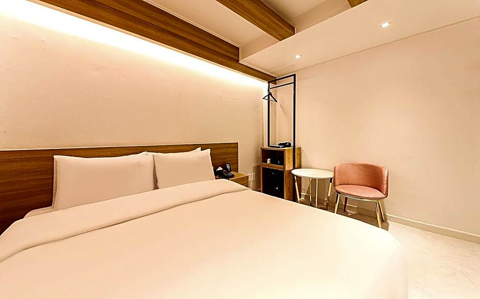 Busan Seomyeon Business Hotel J7                                                                