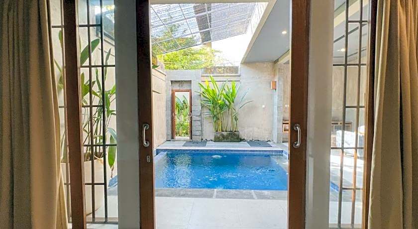 Apple Villa and Studio Seminyak