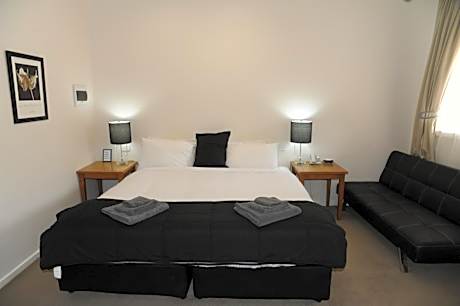 Economy Family Room