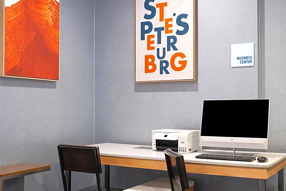 Holiday Inn Express St. Petersburg North / I-275 By IHG