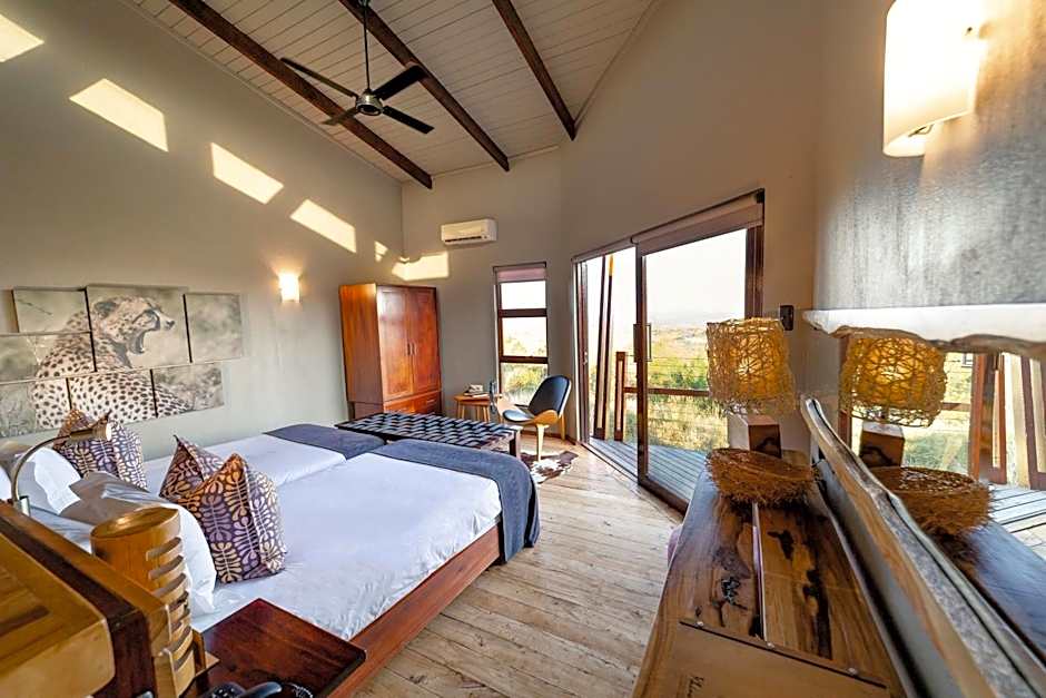 Rhino Ridge Safari Lodge