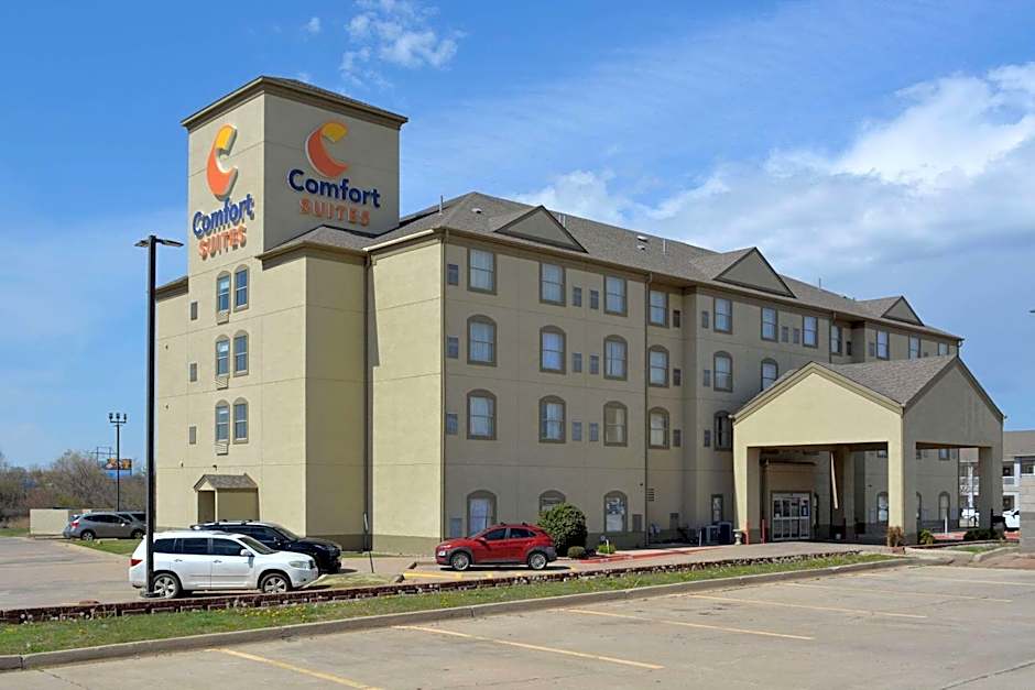 Photo 1 of 40 of Comfort Suites Yukon - SW Oklahoma City