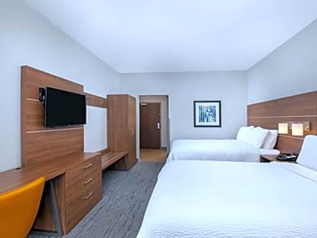 2 Queen Standard Communications Accessible