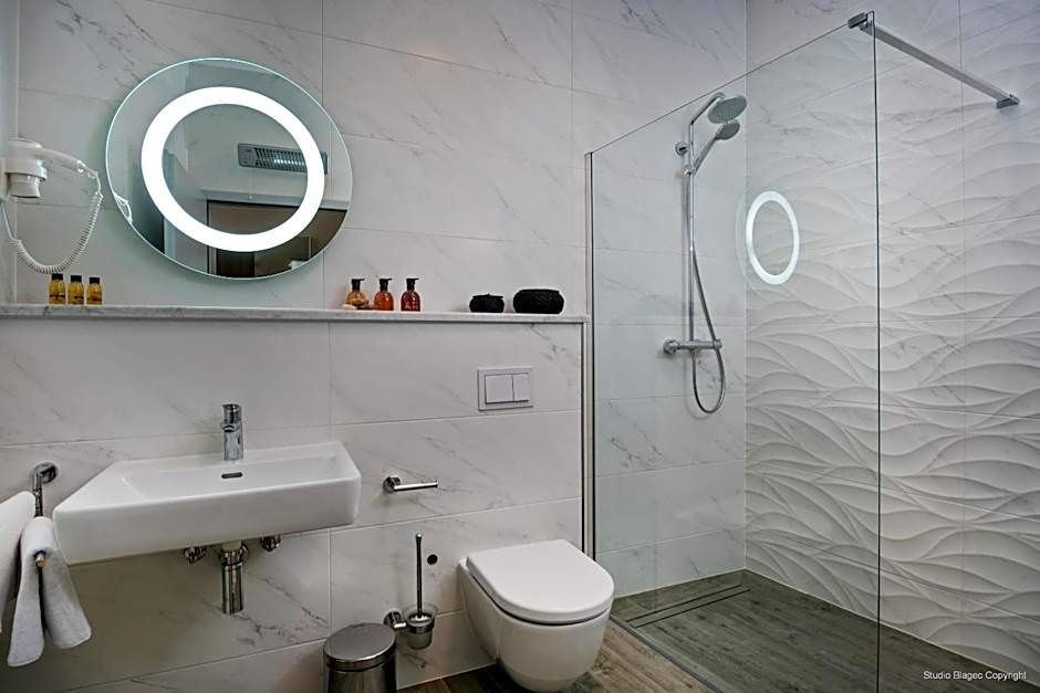 Priska Med Luxury Rooms