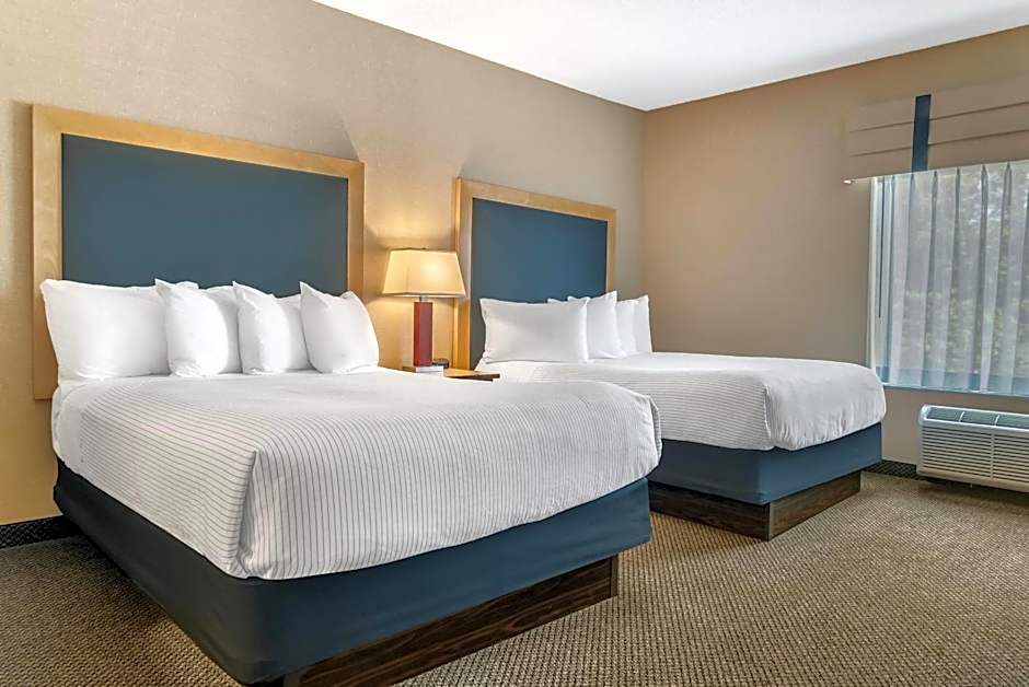 Cambria Hotel Traverse City