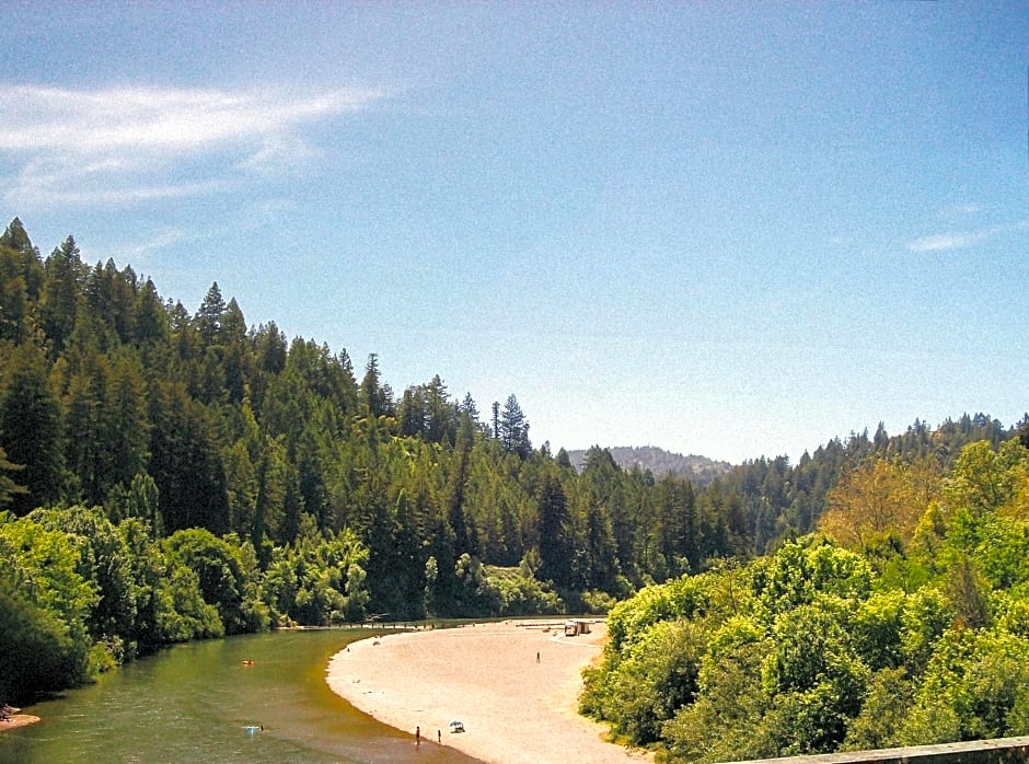 Johnson's Beach Cabins and Campground