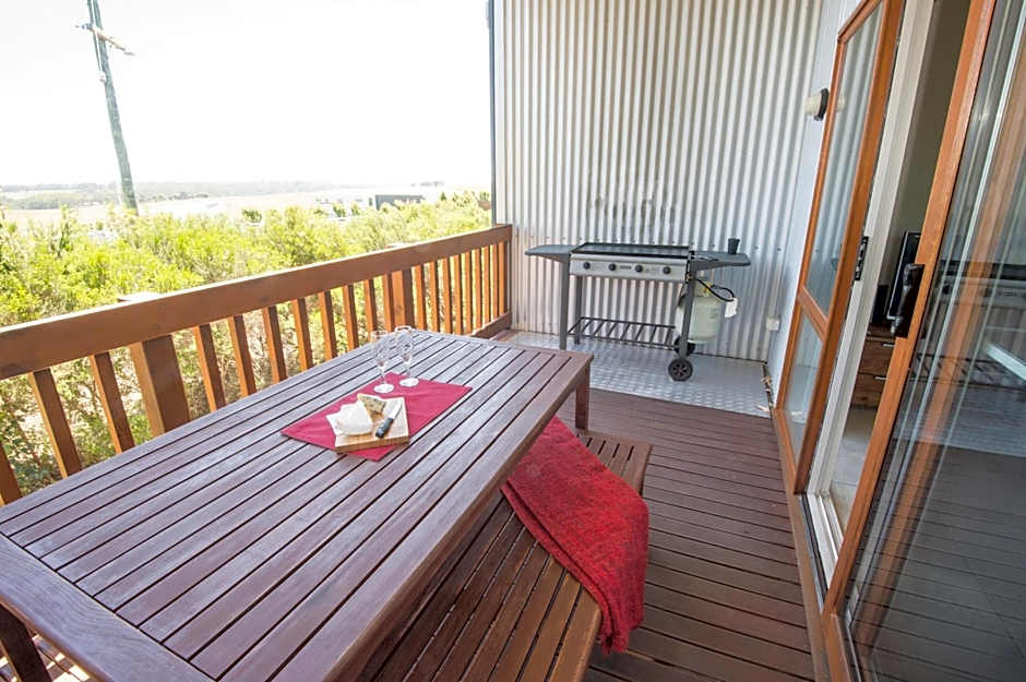 The Lakes Beachfront Holiday Park