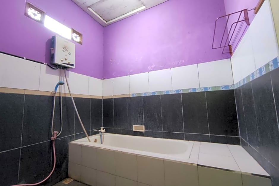 SPOT ON 91105 Hotel Salsabila