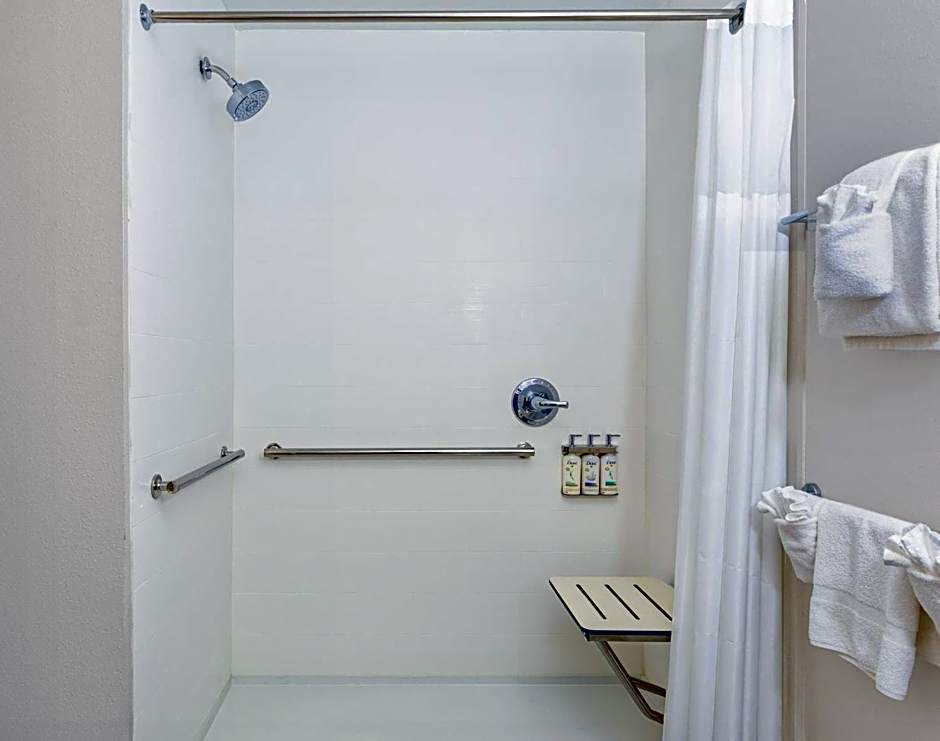 Holiday Inn Express & Suites Macclenny By IHG