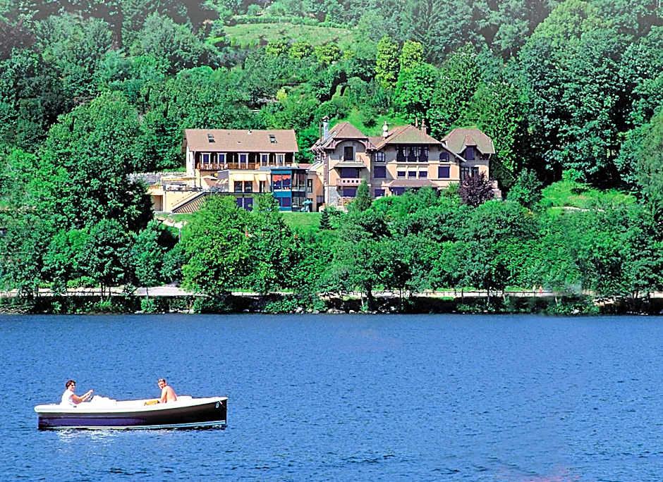Le Manoir Au Lac