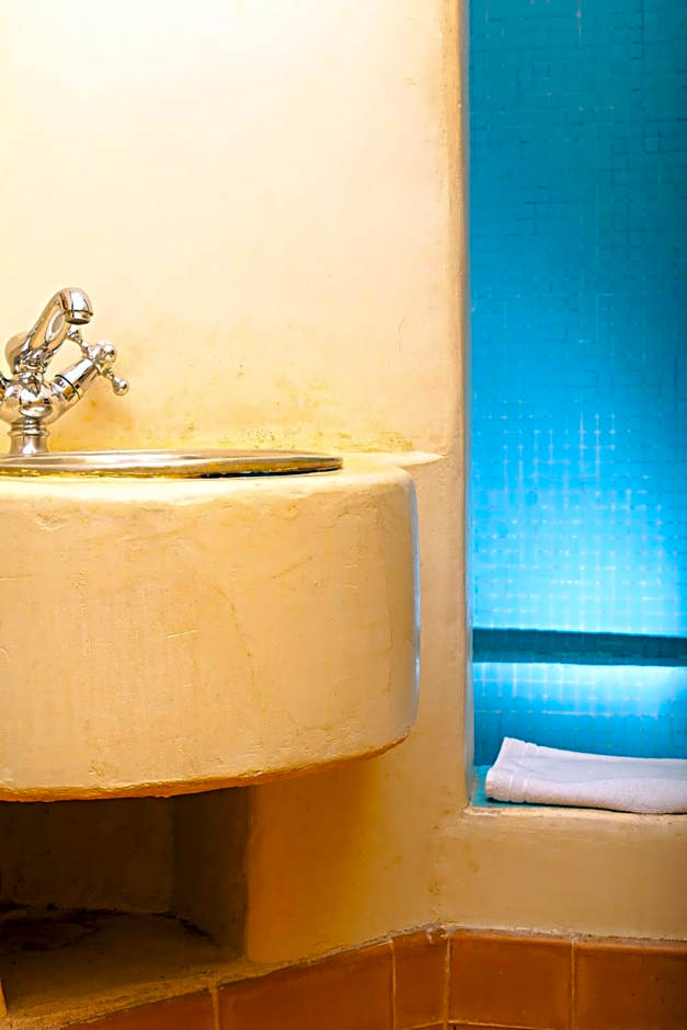 Alcoba Del Rey De Sevilla