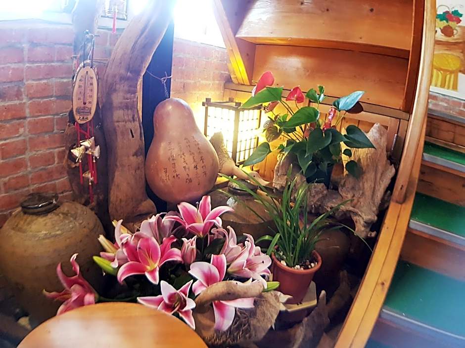 Shan Shui-Yuan Vege Guest House