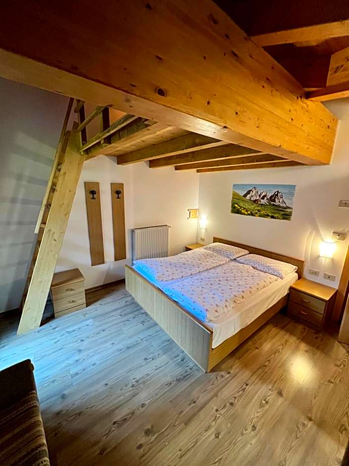 Garni Eden Bed and breakfast