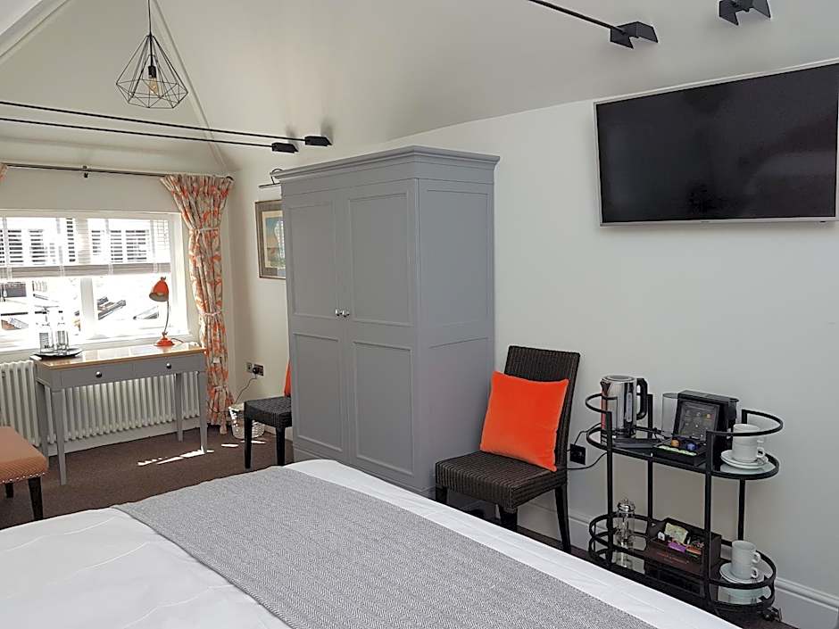 Gilbey's Bar, Restaurant & Townhouse