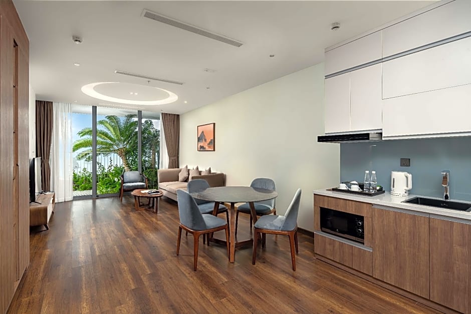 Flamingo Cat Ba Beach Resort