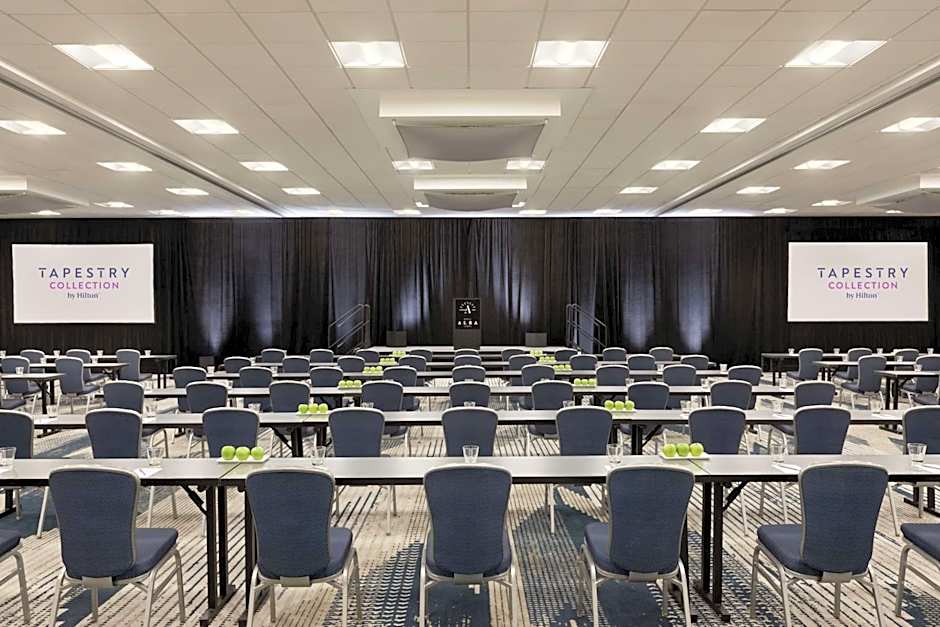 Hotel Alba Tampa, Tapestry Collection By Hilton