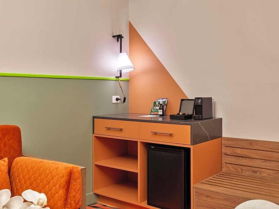 The Clarence Hotel Sydney