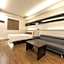 H  Hotel
