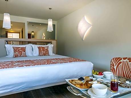 Deluxe Double or Twin Room and Sea View