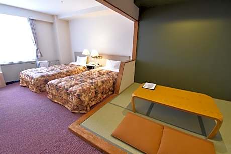 Compact Japanese-Western room with 2 Single Beds - Non Smoking