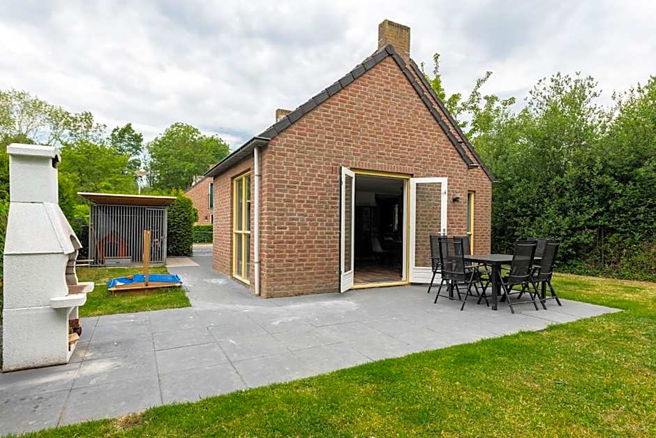 Het Huys Ewijk mooi luxe en een laadpaal