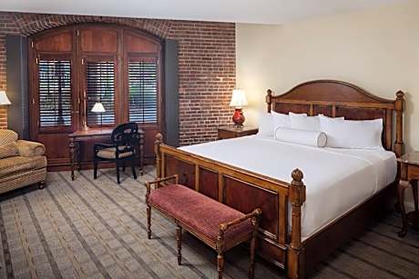 1 King Bed, Nonsmoking, Upgrade