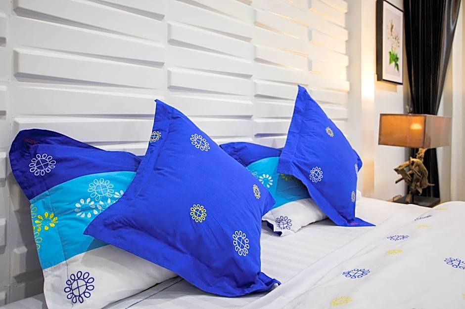 Nine Plus Loft (Guest House)